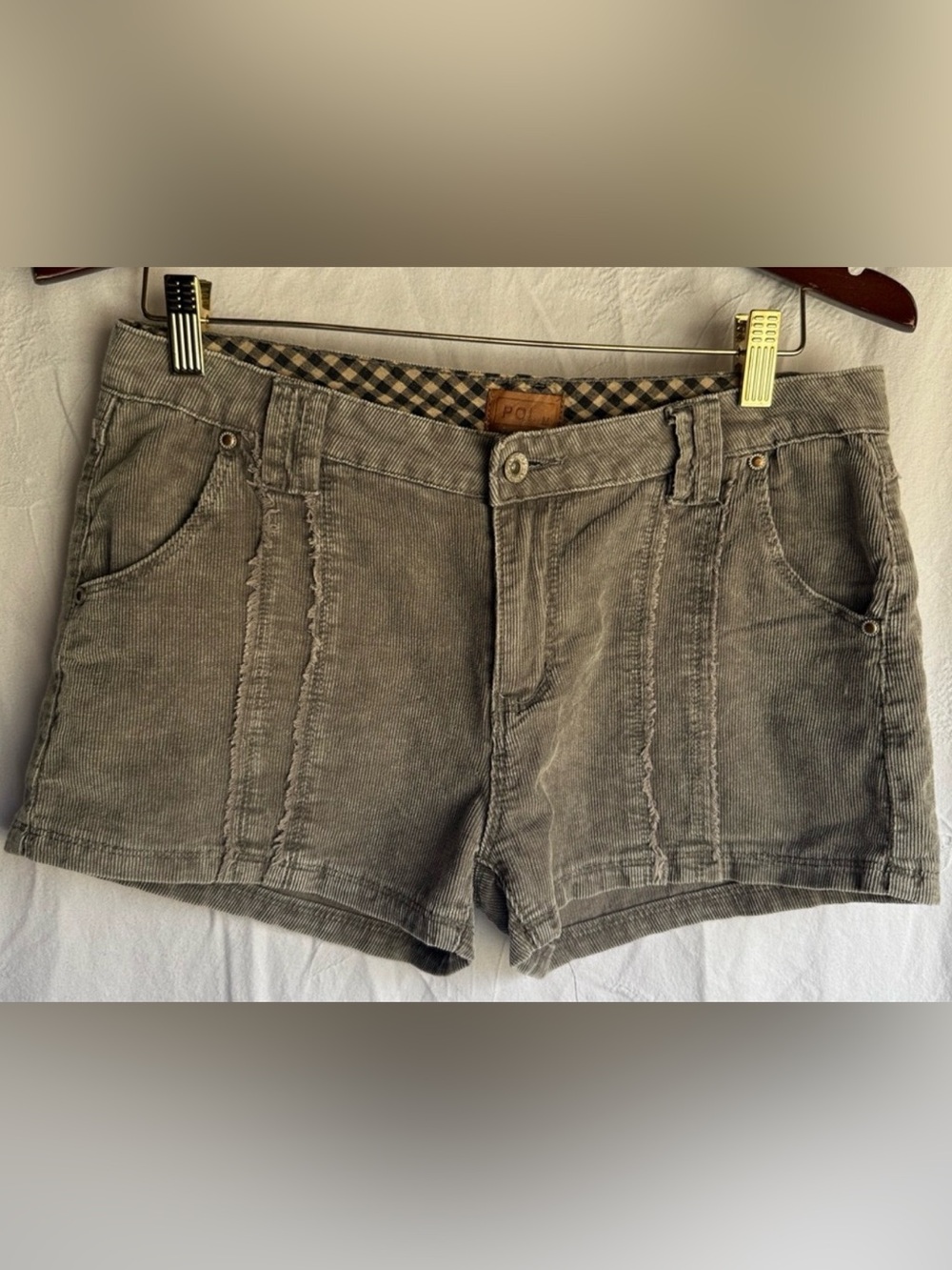 POL Corduroy Olive Green Women’s Shorts Size Medium
